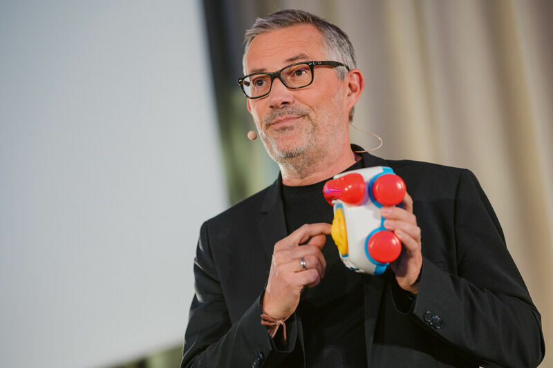 Scheiter! Weiter! Heiter! proklamierte Gerriet Danz auf dem OPAF den proaktiven Umgang mit Fehlerkultur